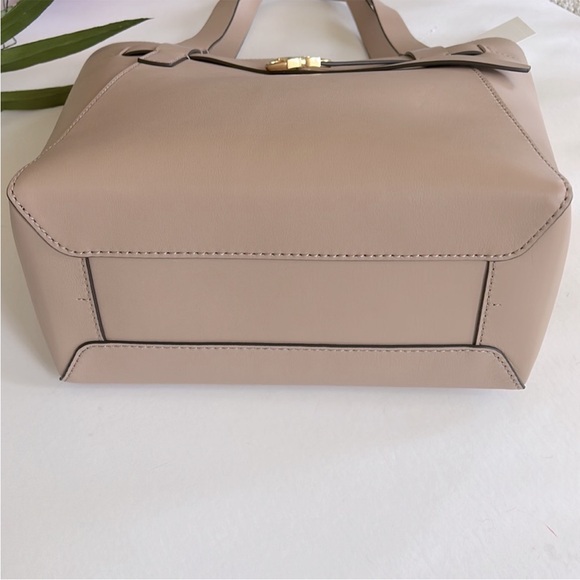 Tory Burch Gemini Leather Tote in Perfect Sand - Picture 5 of 15